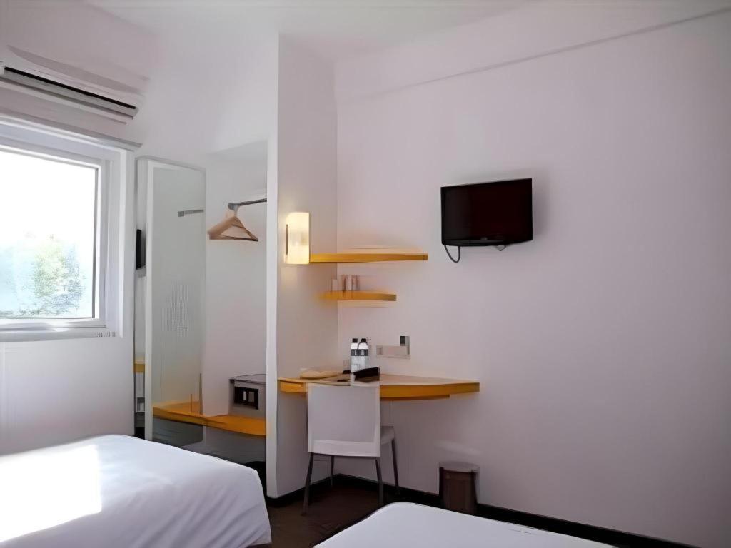 Amaris Hotel Ambon Exterior foto